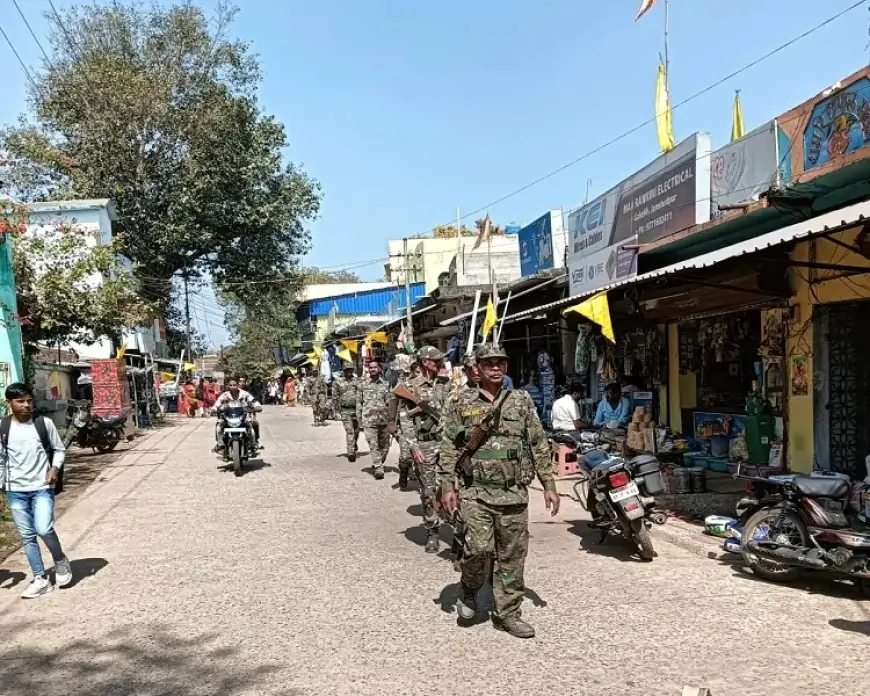 Jamshedpur Rural Shab-e-Barat : गालूडीह में सुरक्षा बढ़ी, पुलिस का फ्लैग मार्च, सौहार्दपूर्ण माहौल में पर्व मनाने की अपील!