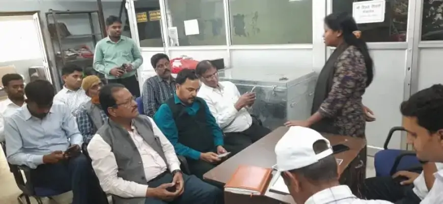 Jamshedpur Survey Meeting: स्वच्छता रैंकिंग सुधारने के लिए नगर निगम ने बनाई नई रणनीति