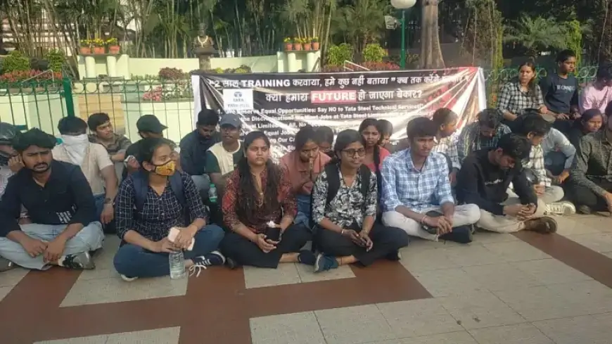 Jamshedpur Protest: टाटा स्टील के अप्रेंटिस कर्मचारियों ने किया जोरदार हंगामा, जानिए पूरा मामला!