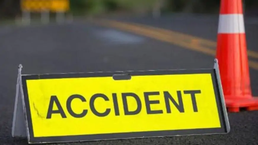 Ghatshila Accident: महाकुंभ से लौट रही बस ट्रेलर से टकराई, 60 यात्रियों की जान बाल-बाल बची