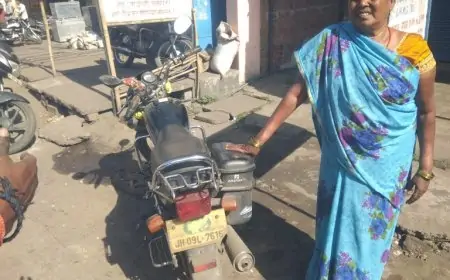 Bokaro Theft: बाइक की डिक्की से 50 हजार गायब, चोरों का कोई सुराग नहीं!