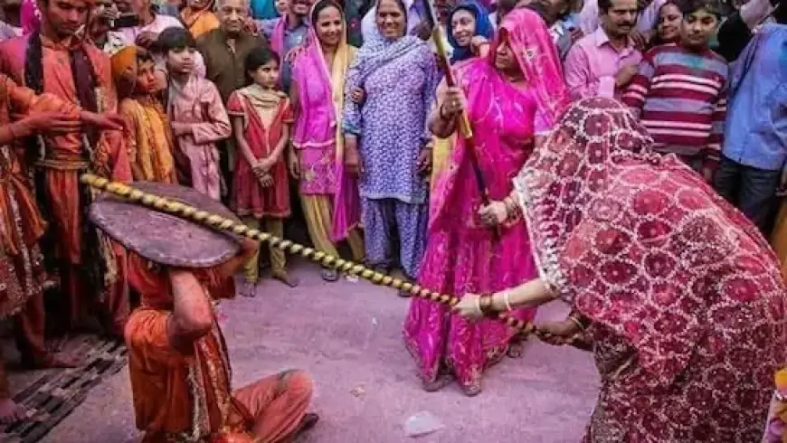 Barsana Holi: बरसाना की लट्ठमार होली क्यों है इतनी खास? जानें इसकी ऐतिहासिक परंपरा, यात्रा मार्ग!