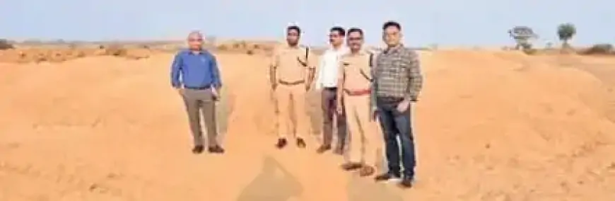 Baharagora Sand Scam: स्वर्णरेखा नदी में अवैध बालू खनन का बड़ा खेल, सफेदपोशों की शह में रातों-रात मालामाल हो रहे माफिया!