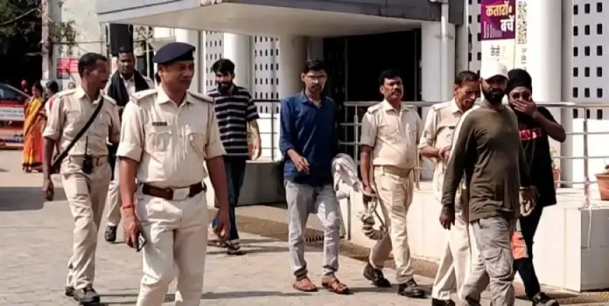 Jamshedpur Crime: बिरसानगर में बड़ा चोरी कांड, पुलिस ने 5 अपराधियों को किया गिरफ्तार