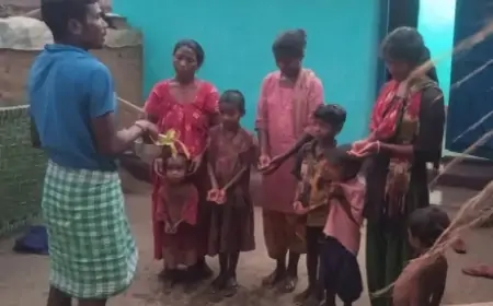 Noamundi Conversion: ईसाई धर्म छोड़ सात बच्चों संग लौटी सरना, गांव में चर्चा तेज!