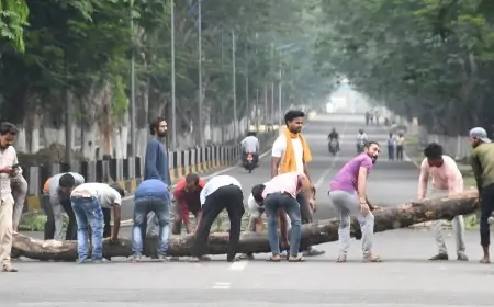 Bokaro shutdown: नियोजन की मांग पर उबाल, बंद से थमा शहर, सड़कों पर उतरे लोग