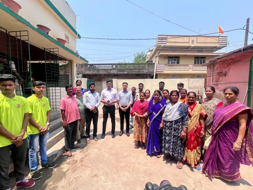 Jamshedpur Inspection: जर्जर विद्यालय को देखकर अधिकारियों ने लिया बड़ा फैसला