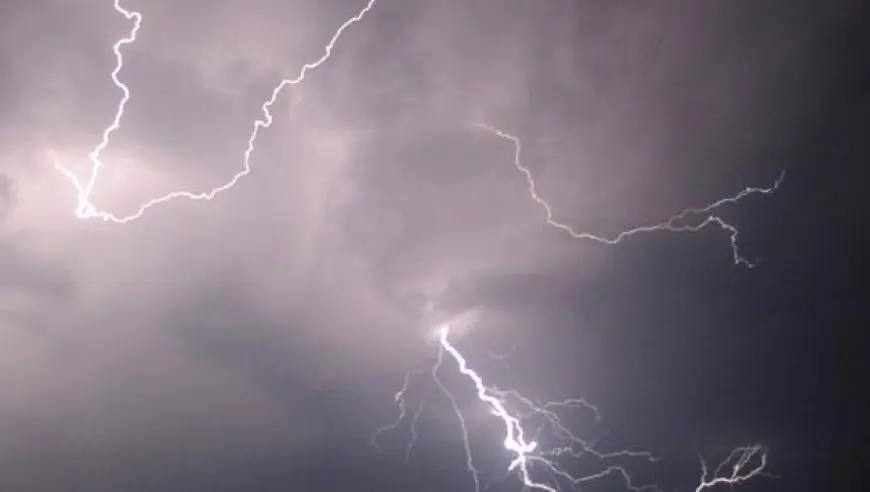 Jharkhand weather : Jharkhand Storms ने मचाया कोहराम: 6 की मौत, ऑरेंज अलर्ट फिर जारी!