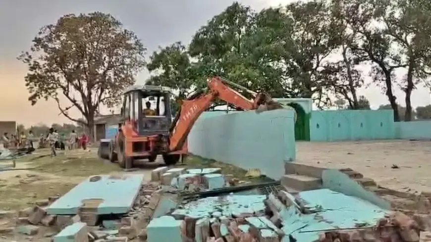 Shravasti Action: यूपी में 11 दिन में 105 मदरसे बंद, नेपाल बॉर्डर पर सरकार का सबसे बड़ा ऑपरेशन!