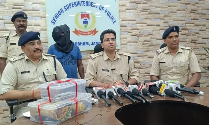 Jamshedpur Arrest: चुनासाह कॉलोनी से मिला हथियारों का जखीरा, पुलिस ने खोली खालिक गैंग की परतें