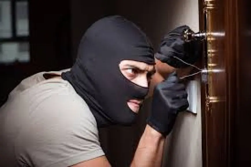 Jamshedpur Burglary: गृहप्रवेश के तीन दिन बाद ही चोरों का हमला, नए घर से 50 हजार का सामान लूटा