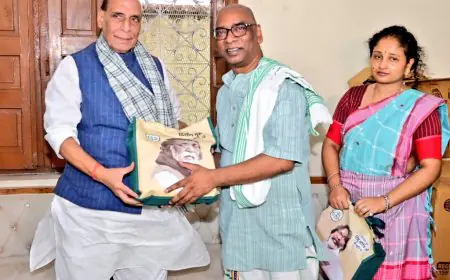 Ranchi Shraddh Bhoj : शिबू सोरेन के संस्कार भोज में पहुंचे राजनाथ सिंह, कई दिग्गज नेता भी शामिल