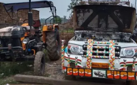 Chatra Maoist Attack: लेंबोडीह गांव में हथियारबंद नक्सलियों का तांडव, ट्रैक्टर-पिकअप जला, गांव में दहशत