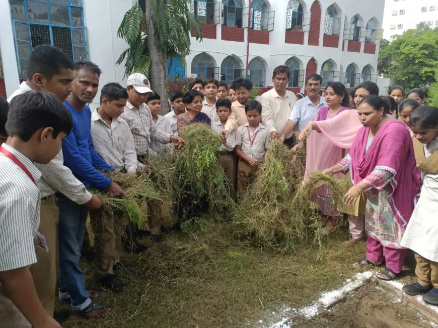 Aligarh Mosquito Day: एपीएस में वर्ल्ड मस्कीटो डे का आयोजन