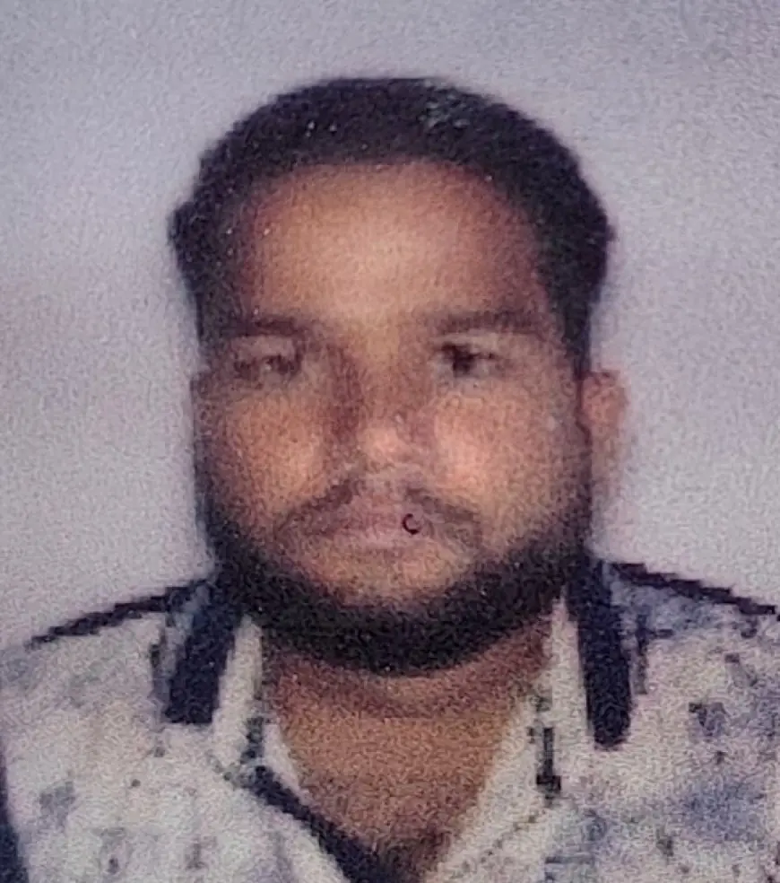 Adityapur Suicide Case : आदित्यपुर में लेथ मशीन ऑपरेटर ने फांसी लगाकर दी जान, परिवार में मातम