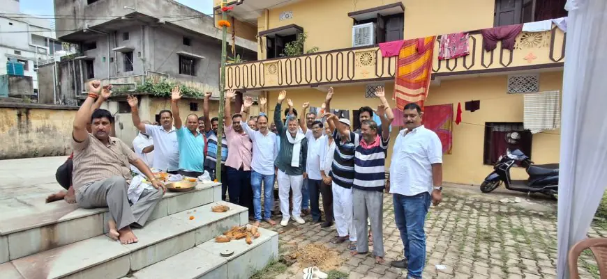 Vidyapati Nagar Durga Puja Committee Bhumi Pujan Ceremony : श्री श्री सार्वजनिक दुर्गा पूजा कमिटी युथ आर्गेनाइजेशन ने किया भूमि पूजन, गणमान्य लोग रहे उपस्थित