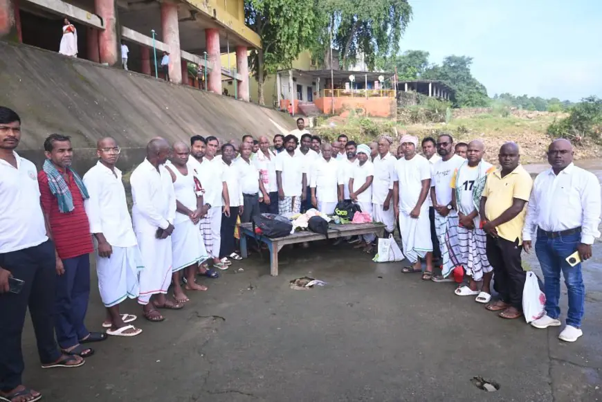 Ramdas Soren Asthi Visarjan : रजरप्पा में दामोदर नदी में बाबा रामदास सोरेन की अस्थियों का विसर्जन, झारखंड के अमर योद्धा को अंतिम विदाई