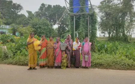 Jharkhand Water Crisis: महिलाओं का सड़क पर हंगामा, जल जीवन मिशन हुआ फेल!