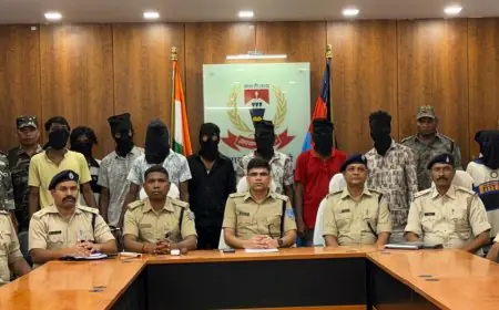 Saraikela Crime Alert: पुलिस ने पकड़े 10 वाहन चोर, बरामद हुई 17 बाइक और पिकअप!