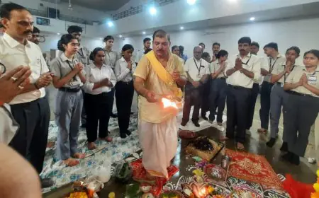 NTTF Vishwakarma Puja : एनटीटीएफ आर डी टाटा तकनीकी संस्थान गोलमुरी में विश्वकर्मा पूजा का भव्य आयोजन। भगवान विश्वकर्मा की पूजा में शिक्षक, प्राचार्य और स्टाफ ने हिस्सा लिया। वैदिक मंत्रों के बीच प्रसाद वितरण – जानें पूरी डिटेल्स!