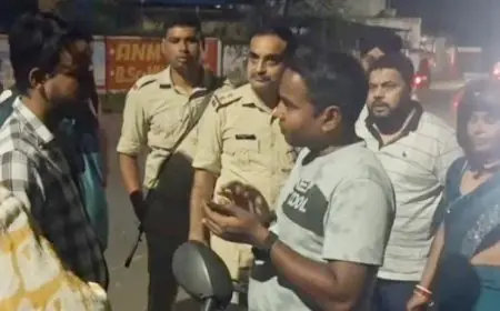 Jamshedpur Crime: गोलमुरी में बाइक सवार बदमाशों ने महिला से छीना पर्स, इलाके में फैली दहशत!