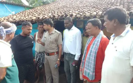 Kharsawan Tragedy: मिट्टी के घर की दीवार गिरने से मासूम की दर्दनाक मौत, परिवार पर टूटा कहर