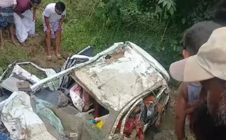 Godda Tragedy: महागामा में टियागो कार गहरे गड्ढे में गिरी, 3 की दर्दनाक मौत
