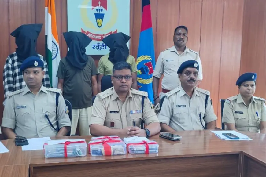 Illegal Arms Bust : खूंटी पुलिस ने अवैध हथियारों की खरीद-बिक्री करने वाले गिरोह का किया भंडाफोड़, तीन गिरफ्तार