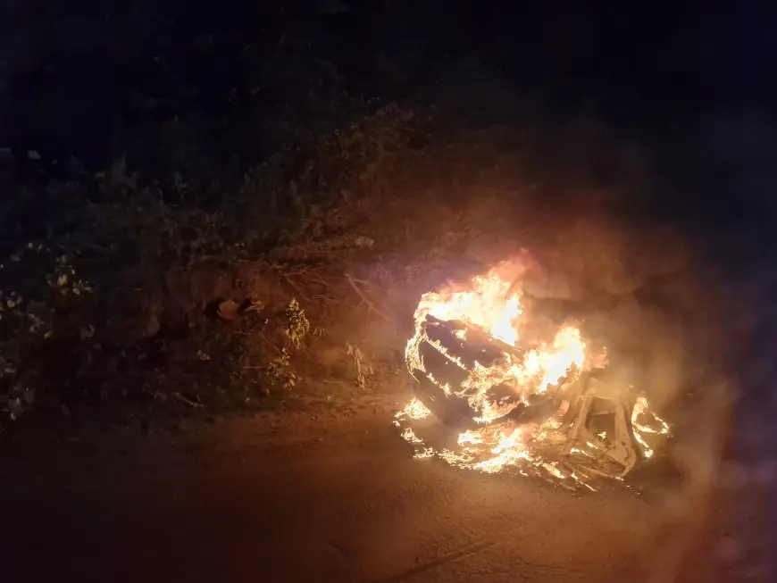 Bihar national highway fire : बिहार-झारखंड बॉर्डर पर नेशनल हाईवे पर लगी भीषण आग – देर रात राजौली में दहशत, क्या ले जा रहा था जलता हुआ वाहन?
