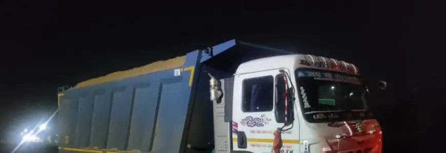 Saraikela Action: खनन विभाग की बड़ी कार्रवाई, अवैध बालू लदा हाइवा जब्त!