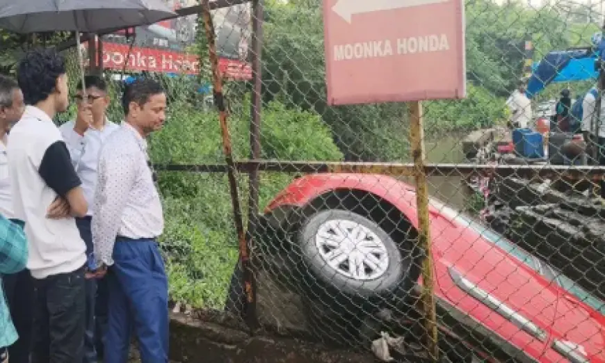 Jugsalai Flood: भारी बारिश में नाले में गिरी गाड़ियाँ – क्या सुरक्षित हैं आपके रास्ते?