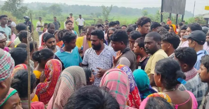 Jamshedpur Protest: मुआवजे की मांग पर 8 घंटे ठप रही सड़क, आखिर कैसे टूटा ग्रामीणों का गुस्सा?