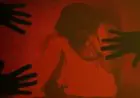 Chaibasa Horror: रात 2 बजे नाबालिग पर हमला! झूमर देखकर लौट रही लड़की के साथ क्या हुआ? जगन्नाथपुर में सामूहिक दुष्कर्म के बाद पुलिस की बड़ी छापेमारी, क्या आरोपी बच पाएंगे!
