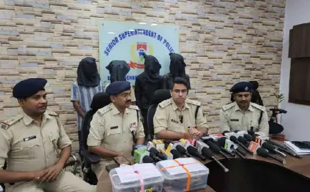 Sitaramdera Action: नदी किनारे अपराधियों का अड्डा खत्म! जमशेदपुर में पुलिस ने गिरोह को घेरा, लूट की योजना बनाते चार युवक गिरफ्तार, देशी कट्टा और पिस्टल बरामद, शहर में होने वाली एक बड़ी वारदात टली!