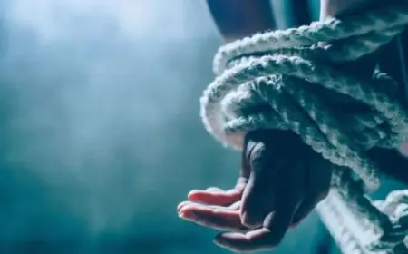 Bokaro Abduction: नौकरी दिलाने के बदले अपहरण! 40 लाख की रंगदारी मांगी, सतगावां के ईटाय जंगल से 6 अपहर्ताओं सहित सकुशल बरामद! बोकारो से तिलैया तक फैली थी ठगी की जाल!