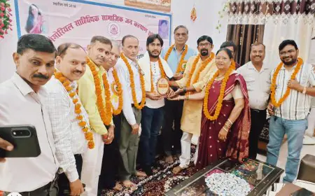 Bareilly Poetry: बरेली के इस घर में क्यों लगा शायरों का मेला? इमरान हाशमी (आंवला) को सम्मानित करते ही छा गया सन्नाटा – जानिए शायर का अनोखा इतिहास!