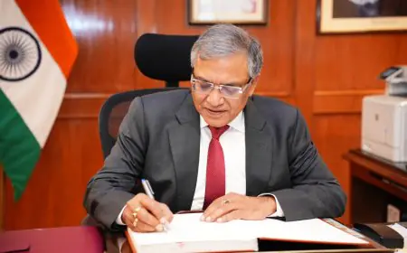 Election Commission: मतदाता सूची पर आयोग का ऐतिहासिक फैसला! 20 साल बाद देश के 12 राज्यों में सबसे बड़ा 'ऑपरेशन शुद्धिकरण' शुरू – आपकी वोटिंग पावर पर सीधा असर!