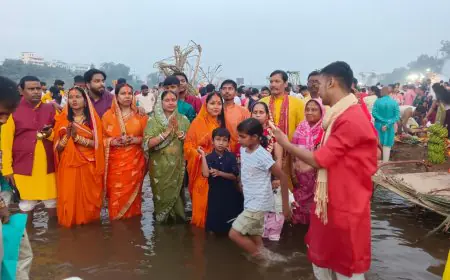Jamshedpur Glow: स्वर्णरेखा घाट पर छठी मैया का चमत्कार! लाखों की भीड़, फ्री सेवा शिविरों से गंगा-जमुनी तस्वीर, क्या आपने देखी इतनी श्रद्धा !