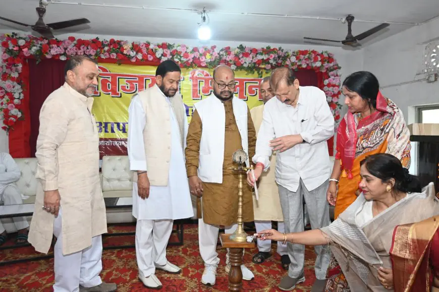 Bagbera Celebration: 'विजय मिलन' में राजनेताओं और समाजसेवियों का जुटान! बागबेड़ा में पूर्व विधायक अरविंद सिंह ने कहा- यह सत्य और शक्ति का प्रतीक, संस्थान के विकास में सहयोग का संकल्प, डॉ कविता परमार ने किया कार्यक्रम का संचालन