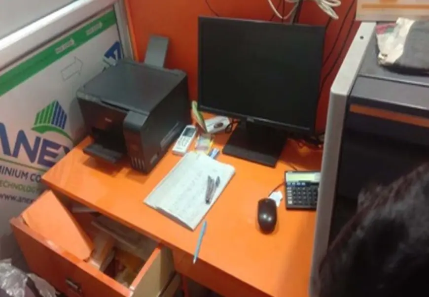 Ulidih Theft: 30 हजार की नकद चोरी! जमशेदपुर के उलीडीह में जेरॉक्स की दुकान में रात में वारदात, ताला तोड़कर चोर हुए फरार, बाकी सामान को छोड़कर सिर्फ नकद ले जाने से उलझा मामला, पुलिस ने सीसीटीवी खंगालना शुरू किया