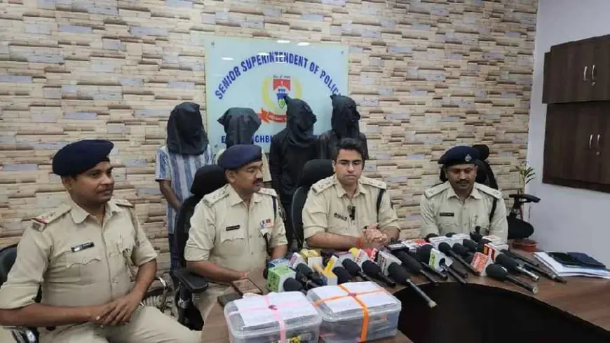 Sitaramdera Action: नदी किनारे अपराधियों का अड्डा खत्म! जमशेदपुर में पुलिस ने गिरोह को घेरा, लूट की योजना बनाते चार युवक गिरफ्तार, देशी कट्टा और पिस्टल बरामद, शहर में होने वाली एक बड़ी वारदात टली!