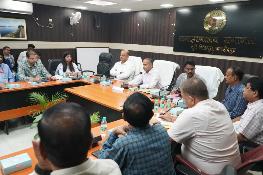 East Singhbhum Alert: वोट का अधिकार पक्का! घाटशिला उपचुनाव में 100% मतदान के लिए 'पोस्टल बैलट की अंतिम तारीख' घोषित, बिजली-पानी से लेकर मीडिया तक के कर्मियों को निर्देश, DM ने कहा- कोई भी मतदाता वंचित न रहे!