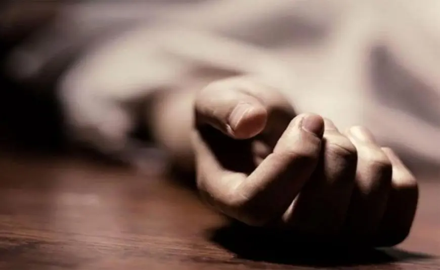 Ranchi Shock : रांची के मधुकम इलाके में राजमिस्त्री मुकेंदर उरांव ने फांसी लगाकर दी जान, हाईकोर्ट में अवैध कब्जे के मामले की सुनवाई के बाद ही उठाया खौफनाक कदम, थाने के सामने की बिल्डिंग में हुई घटना, क्या कानूनी दबाव बना मौत का सबब?
