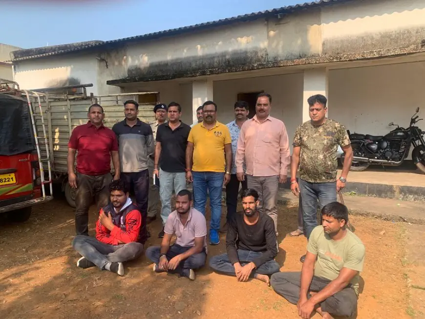 Manoharpur Raid: मनोहरपुर RPF ने मालगाड़ी से चावल लूटने वाले गिरोह का किया पर्दाफाश, महादेवशाल-गोईलकेरा के बीच रोकी गई थी ट्रेन, 101 बोरी चावल और 3 गाड़ियों सहित 4 लोग गिरफ्तार