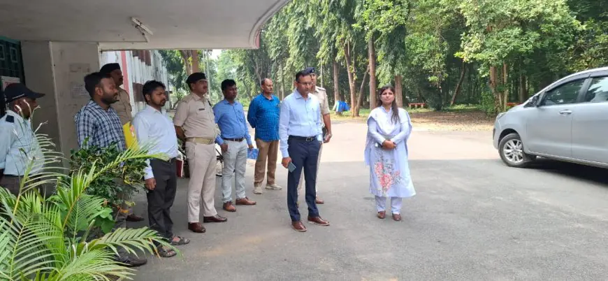 Jamshedpur Vigilance: निरीक्षण ने बढ़ाई हलचल! घाटशिला उपचुनाव के लिए को-ऑपरेटिव कॉलेज में प्रेक्षकों ने परखी '3-स्तरीय सुरक्षा', स्ट्रांग रूम में चप्पे-चप्पे पर CCTV निगरानी