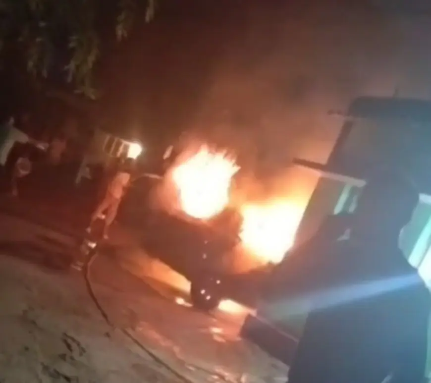 Jamshedpur Blaze: झामुमो नेता की गाड़ी में रात 4 बजे आग! सोए थे घर में, बाहर कार जलकर राख