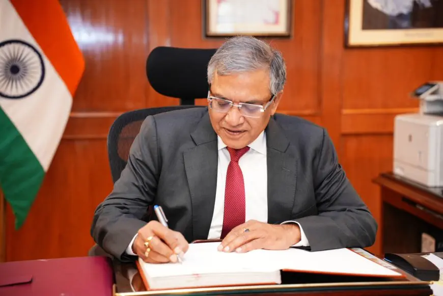Election Commission: मतदाता सूची पर आयोग का ऐतिहासिक फैसला! 20 साल बाद देश के 12 राज्यों में सबसे बड़ा 'ऑपरेशन शुद्धिकरण' शुरू – आपकी वोटिंग पावर पर सीधा असर!