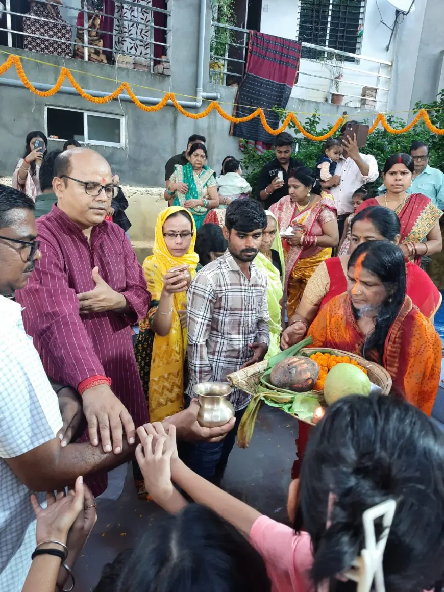 Baridih Ghat: शिव मंदिर के छठ घाट पर क्यों उमड़ी लाखों की भीड़? 36 घंटे का कठिन व्रत तोड़ते समय क्या हुई अद्भुत घटना?