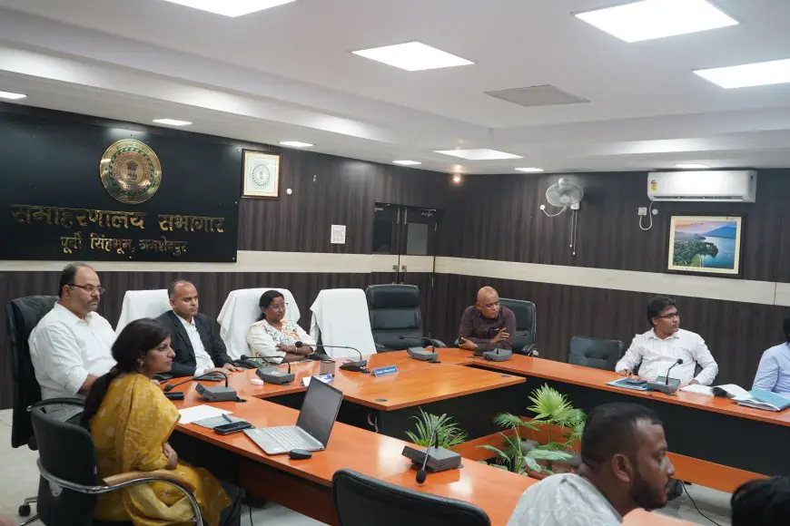 Ghatshila Byelection : घाटशिला उपचुनाव के लिए 'वोटिंग मशीन' का रहस्य, 390 CU और 420 VVPAT का बंटवारा, ईवीएम सेकंड रेंडमाइजेशन में क्या बड़ा हुआ