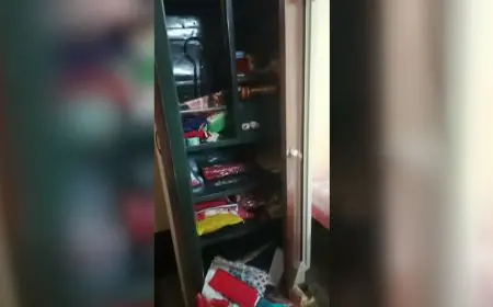 Dhanbad Theft : जोड़ापोखर में त्योहार पर चोरों का बड़ा वार, ढाई लाख के सोने-चांदी के जेवर गायब, अलमारी तोड़कर हुई चोरी